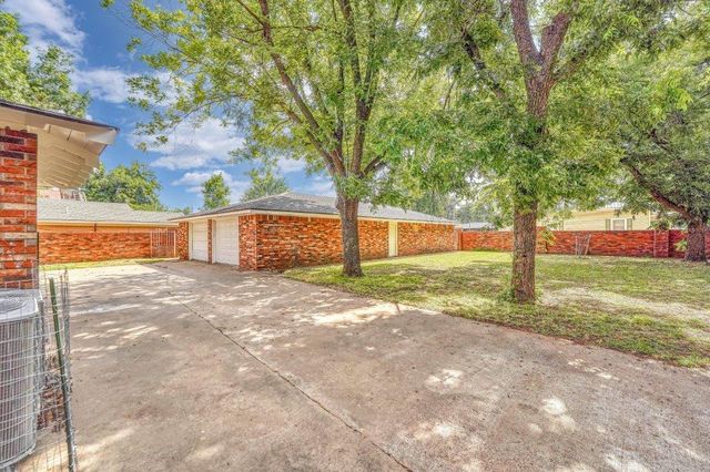 302 S 6th Street, Chickasha, OK 73018