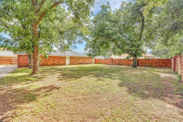 302 S 6th Street, Chickasha, OK 73018