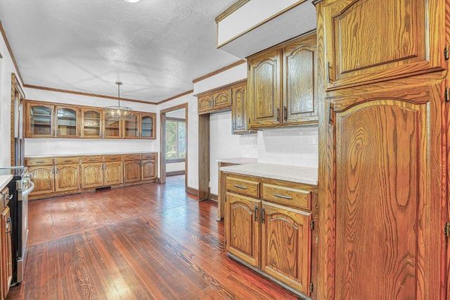 302 S 6th Street, Chickasha, OK 73018