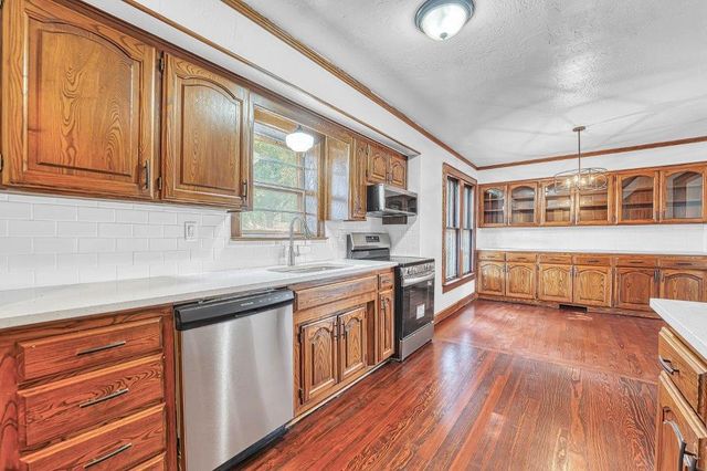 302 S 6th Street, Chickasha, OK 73018