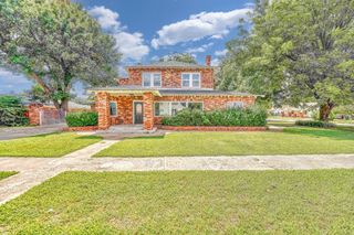 302 S 6th Street, Chickasha, OK 73018