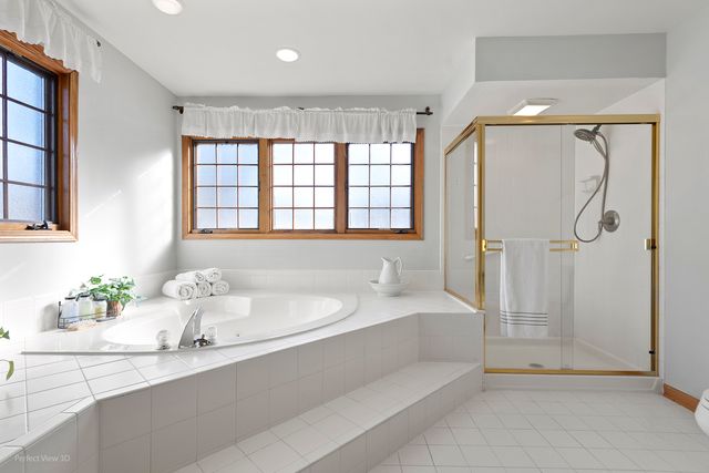 17804 W Pond Ridge Circle, Gurnee, IL 60031