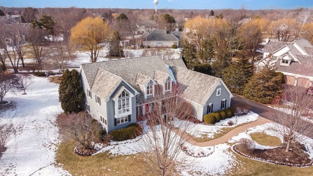 17804 W Pond Ridge Circle, Gurnee, IL 60031