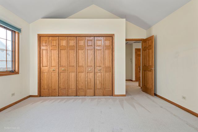 17804 W Pond Ridge Circle, Gurnee, IL 60031