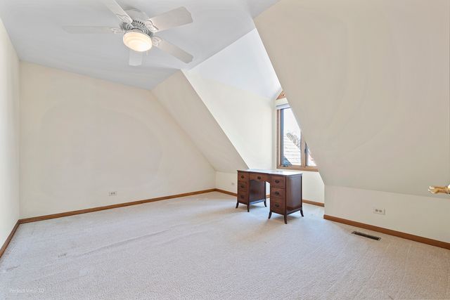 17804 W Pond Ridge Circle, Gurnee, IL 60031