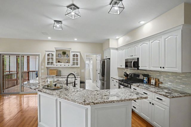 4803 THORNBROOK RDG, Columbia, MO 65203