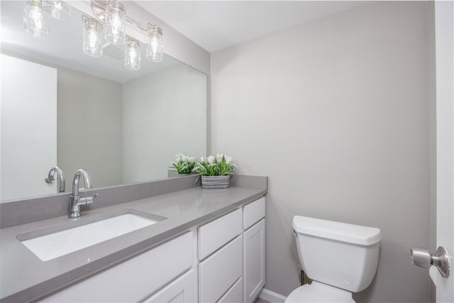 1468 Oakbrook East Drive, Rochester Hills, MI 48307