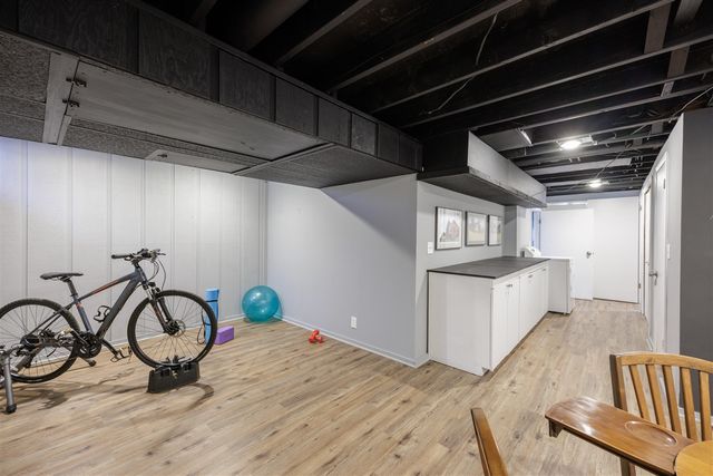 1468 Oakbrook East Drive, Rochester Hills, MI 48307