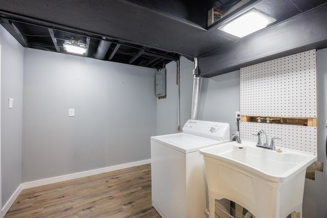 1468 Oakbrook East Drive, Rochester Hills, MI 48307