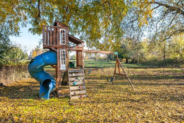 2385 Alexander Avenue, Anderson, CA 96007