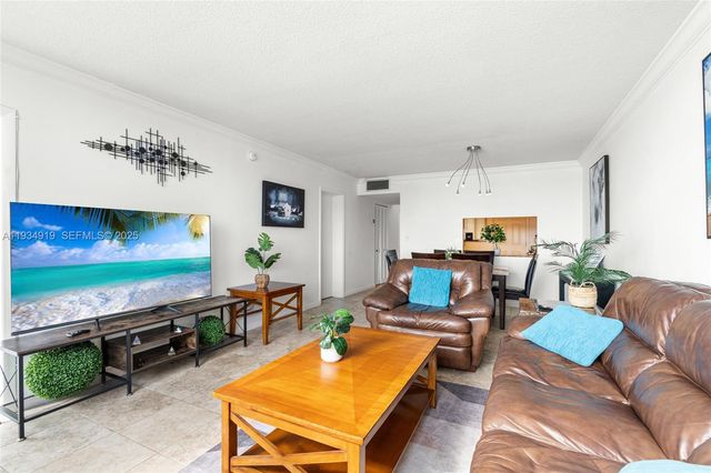 1170 NE 191st St 35, Miami, FL 33179