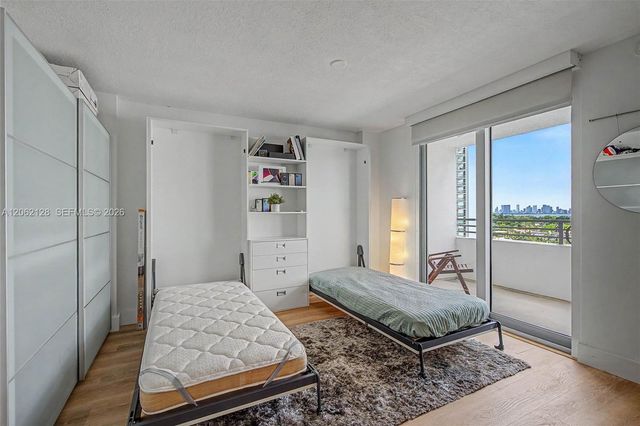 5555 Collins Ave 10V, Miami Beach, FL 33140