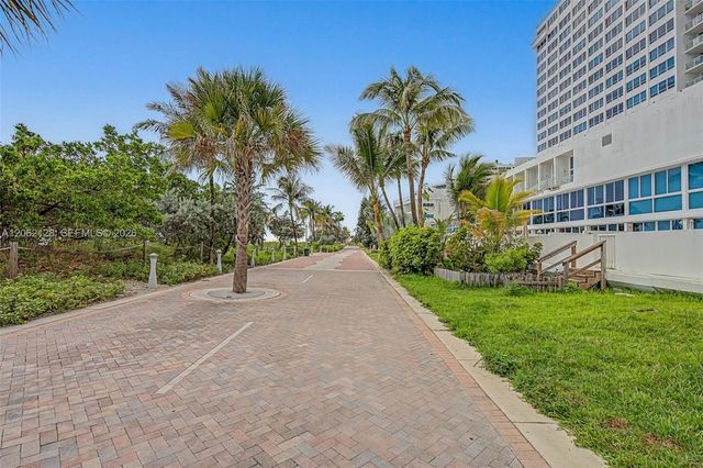 5555 Collins Ave 10V, Miami Beach, FL 33140