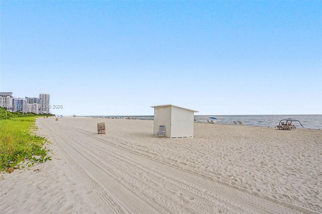 5555 Collins Ave 10V, Miami Beach, FL 33140