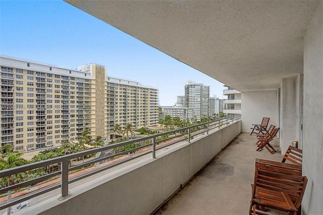 5555 Collins Ave 10V, Miami Beach, FL 33140