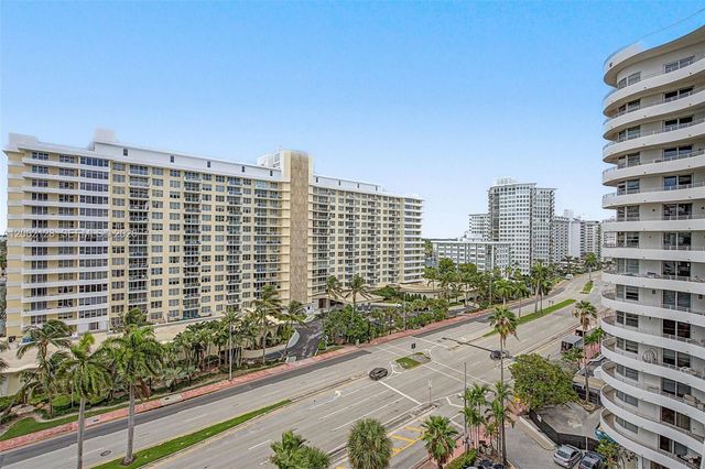 5555 Collins Ave 10V, Miami Beach, FL 33140