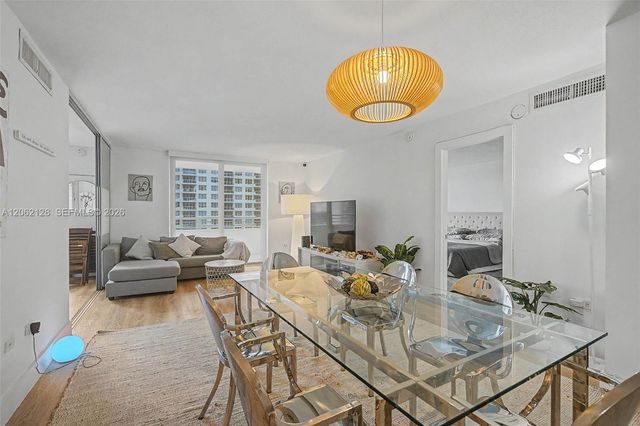 5555 Collins Ave 10V, Miami Beach, FL 33140