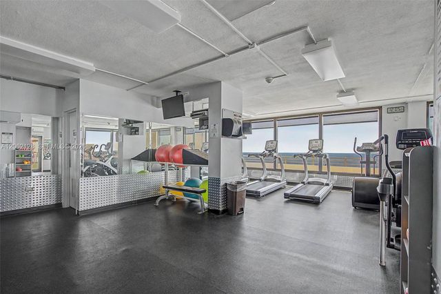 5555 Collins Ave 10V, Miami Beach, FL 33140