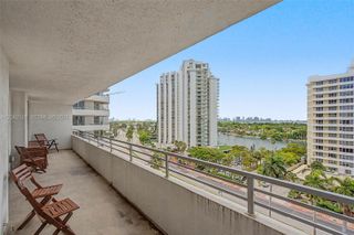 5555 Collins Ave 10V, Miami Beach, FL 33140