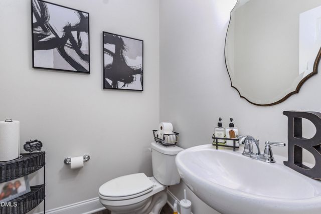 300 W Amber Oak Drive, Selma, NC 27576