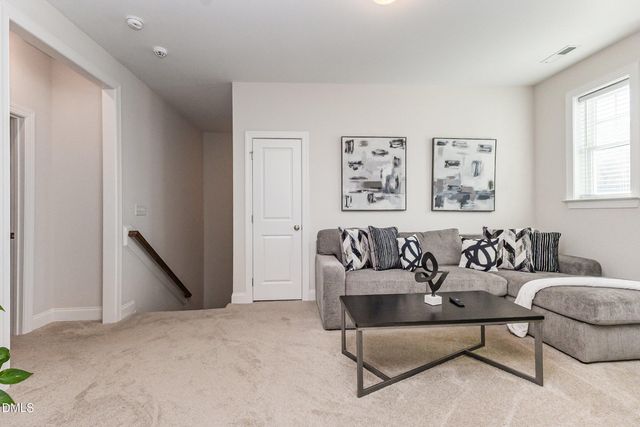 300 W Amber Oak Drive, Selma, NC 27576