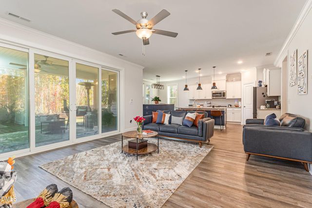 300 W Amber Oak Drive, Selma, NC 27576