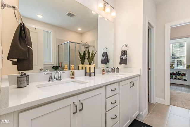 300 W Amber Oak Drive, Selma, NC 27576