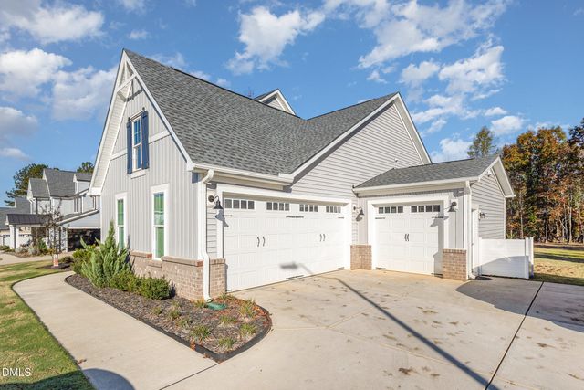 300 W Amber Oak Drive, Selma, NC 27576