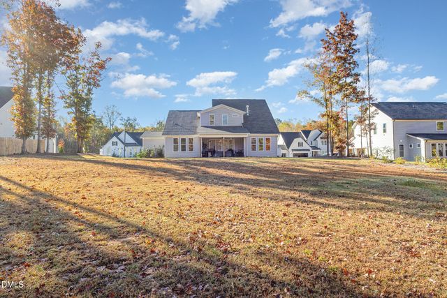 300 W Amber Oak Drive, Selma, NC 27576