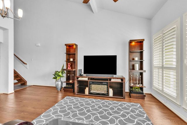 34 April Point Drive S, Conroe, TX 77356