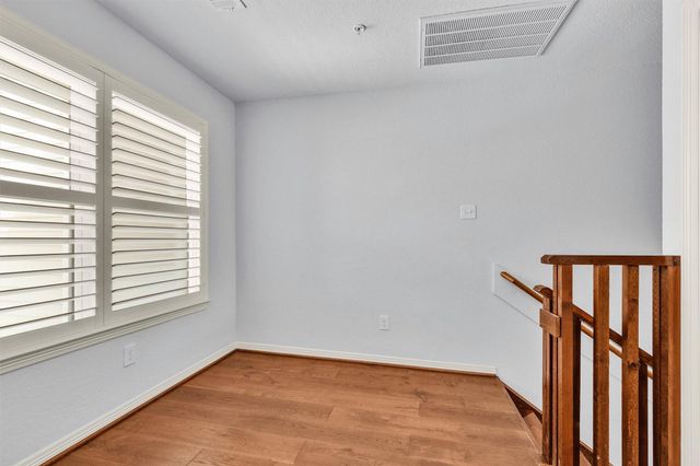 34 April Point Drive S, Conroe, TX 77356