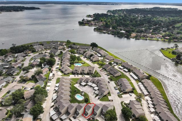 34 April Point Drive S, Conroe, TX 77356