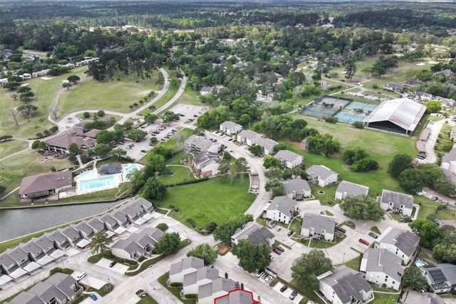 34 April Point Drive S, Conroe, TX 77356