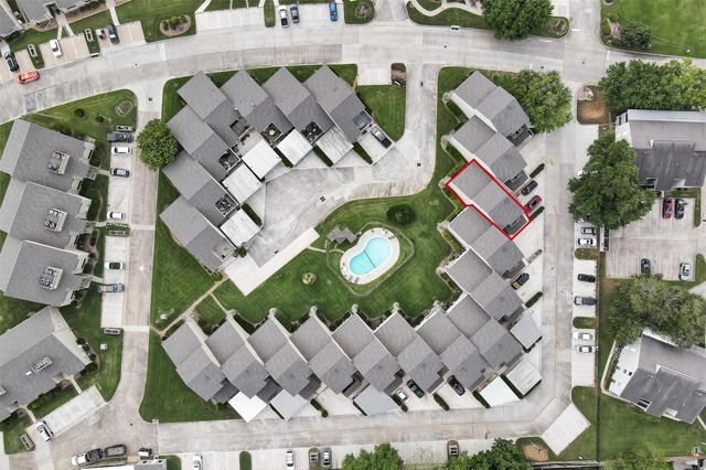 34 April Point Drive S, Conroe, TX 77356