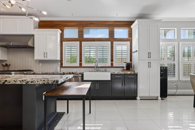 865 Wedgewood Ct, West Sacramento, CA 95605