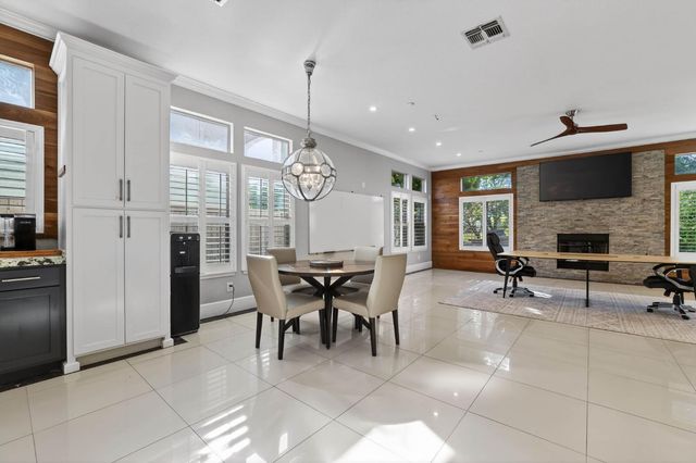 865 Wedgewood Ct, West Sacramento, CA 95605