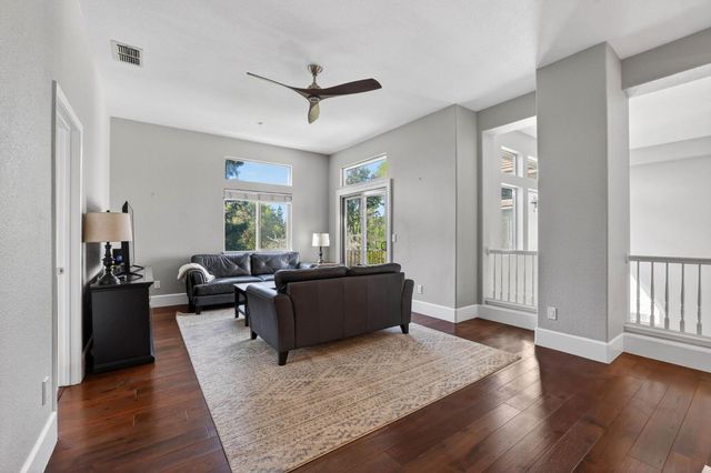 865 Wedgewood Ct, West Sacramento, CA 95605