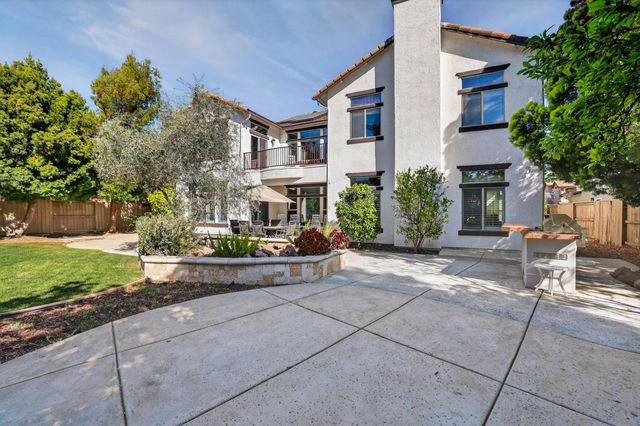 865 Wedgewood Ct, West Sacramento, CA 95605