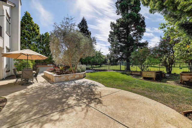 865 Wedgewood Ct, West Sacramento, CA 95605