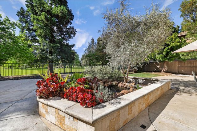 865 Wedgewood Ct, West Sacramento, CA 95605