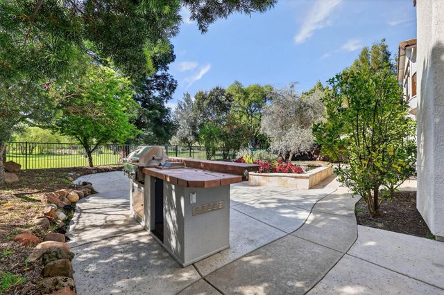 865 Wedgewood Ct, West Sacramento, CA 95605