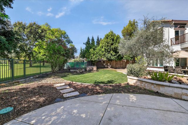 865 Wedgewood Ct, West Sacramento, CA 95605