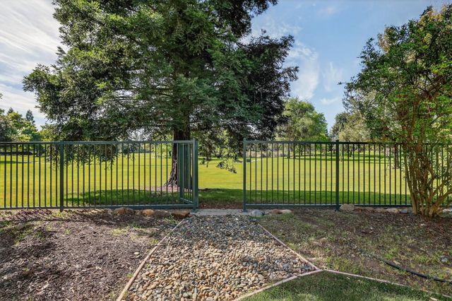 865 Wedgewood Ct, West Sacramento, CA 95605