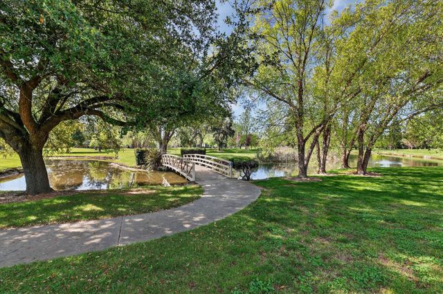 865 Wedgewood Ct, West Sacramento, CA 95605