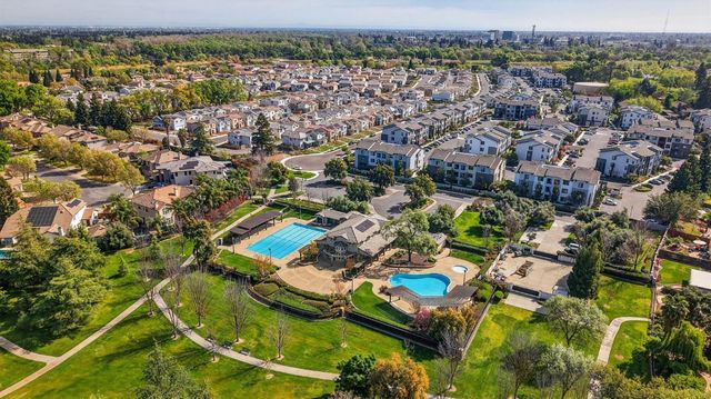 865 Wedgewood Ct, West Sacramento, CA 95605