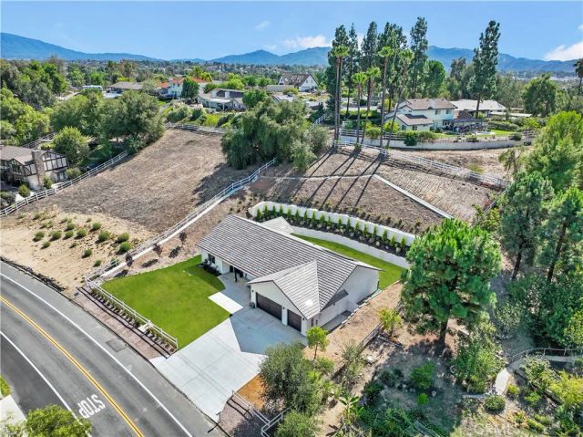 30233 Del Rey Road, Temecula, CA 92591