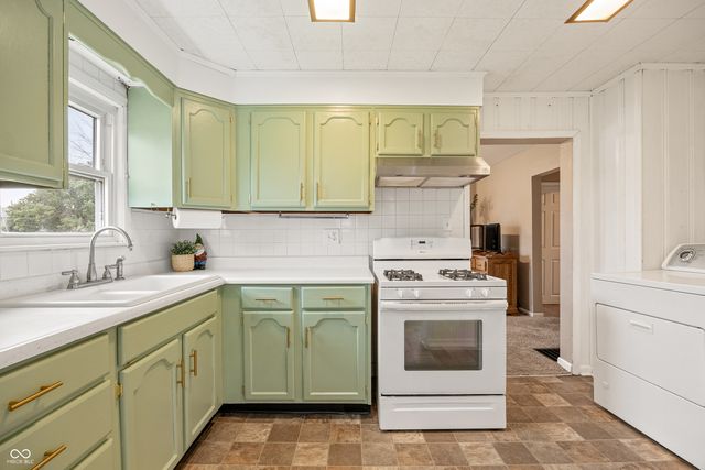 325 E Michigan Street, Fortville, IN 46040