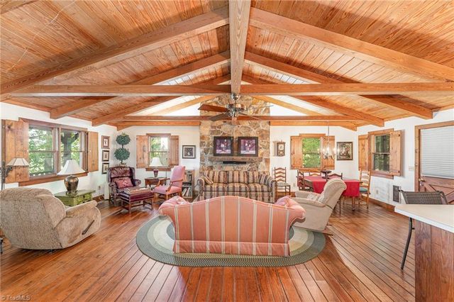 3607 NC Highway 268, Pilot Mountain, NC 27041