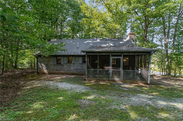 3607 NC Highway 268, Pilot Mountain, NC 27041