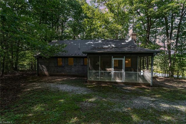 3607 NC Highway 268, Pilot Mountain, NC 27041